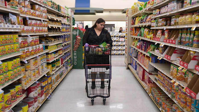 H-E-B, Walmart grocery prices for staple items hold steady this week