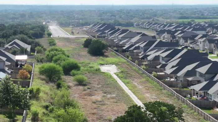 Bexar County buys land to build road, ease traffic near Davis Ranch