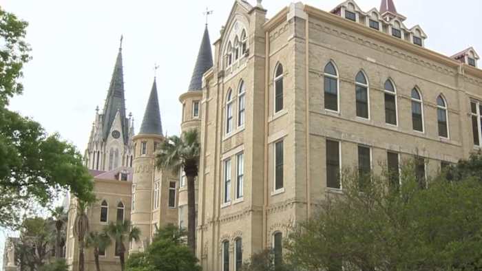 <a href="https://www.ksat.com/news/local/2026/06/23/our-lady-of-the-lake-university-launches-three-year-bachelors-degree-program/" target="_blank">Our Lady of the Lake University launches three-year bachelor’s degree program</a>