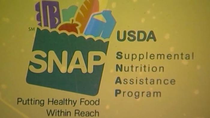 Retrasos en Green Card dejan a familias de refugiados de San Antonio sin beneficios SNAP, según defensores