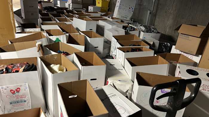 As heatwave nears, Detroit winter mitten nonprofit suffers setback