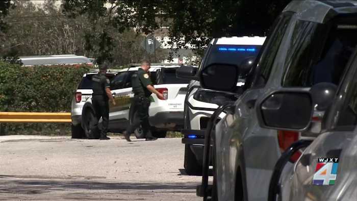 Man making suicidal threats on livestream shot after standoff with deputies on Blanding Blvd.