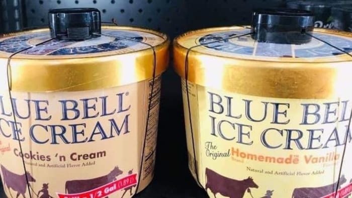 Blue Bell seller keeps her cool