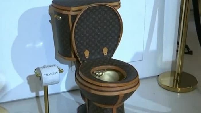 Gold Louis Vuitton toilet on sale for $100,000 – KIRO 7 News Seattle