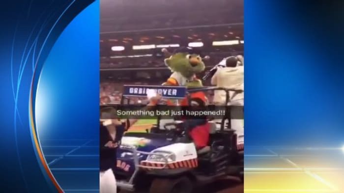 August 10, 2018: A member of the Astros Shooting Stars interacts