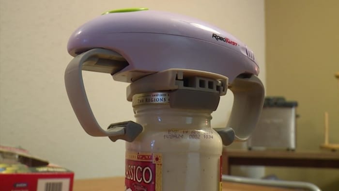 Does the Robo Twist Jar Opener Work? 