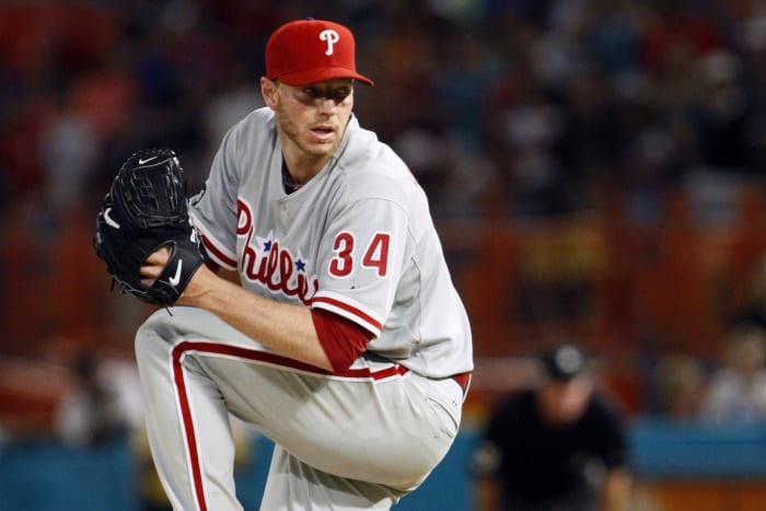 Roy Halladay practiced crazy low stunts in plane with wife