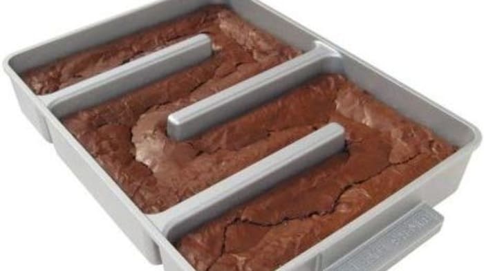 Baker's Edge Brownie Pan