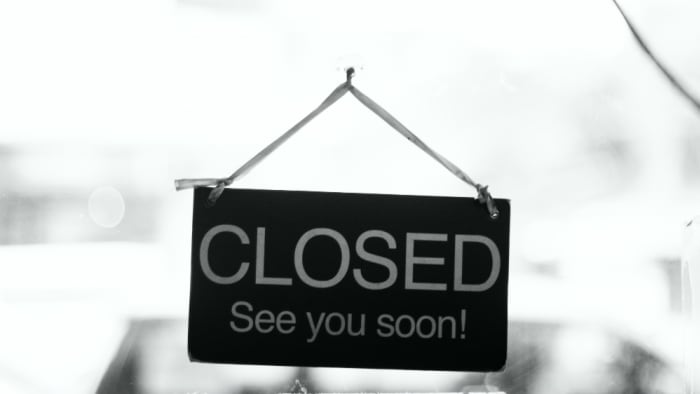 Michigan Gov. Whitmer signs order extending closures of theaters, bars ...