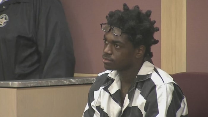 KodakBlack went right to strip club after bonding out of jail 💪🤣