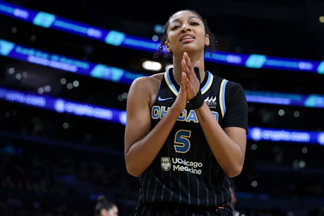 Angel Reese misses Sky's final game before All-Star break with leg injury
