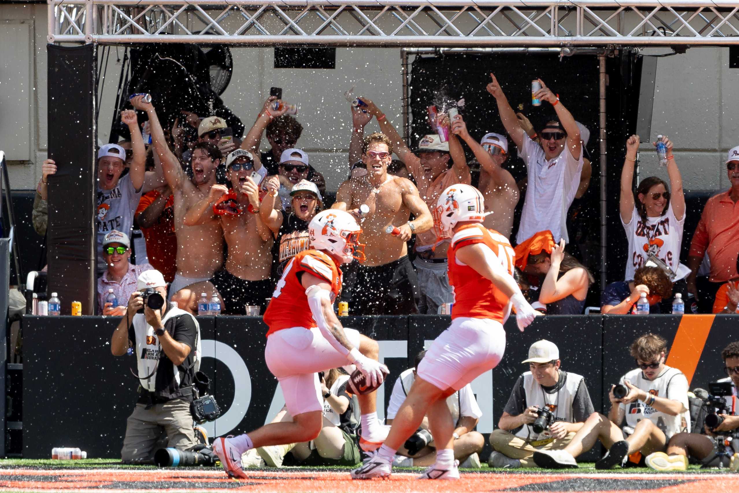 Oklahoma State stuns No. 6 Oregon 39-31, ending 21-game skid against FBS opponents