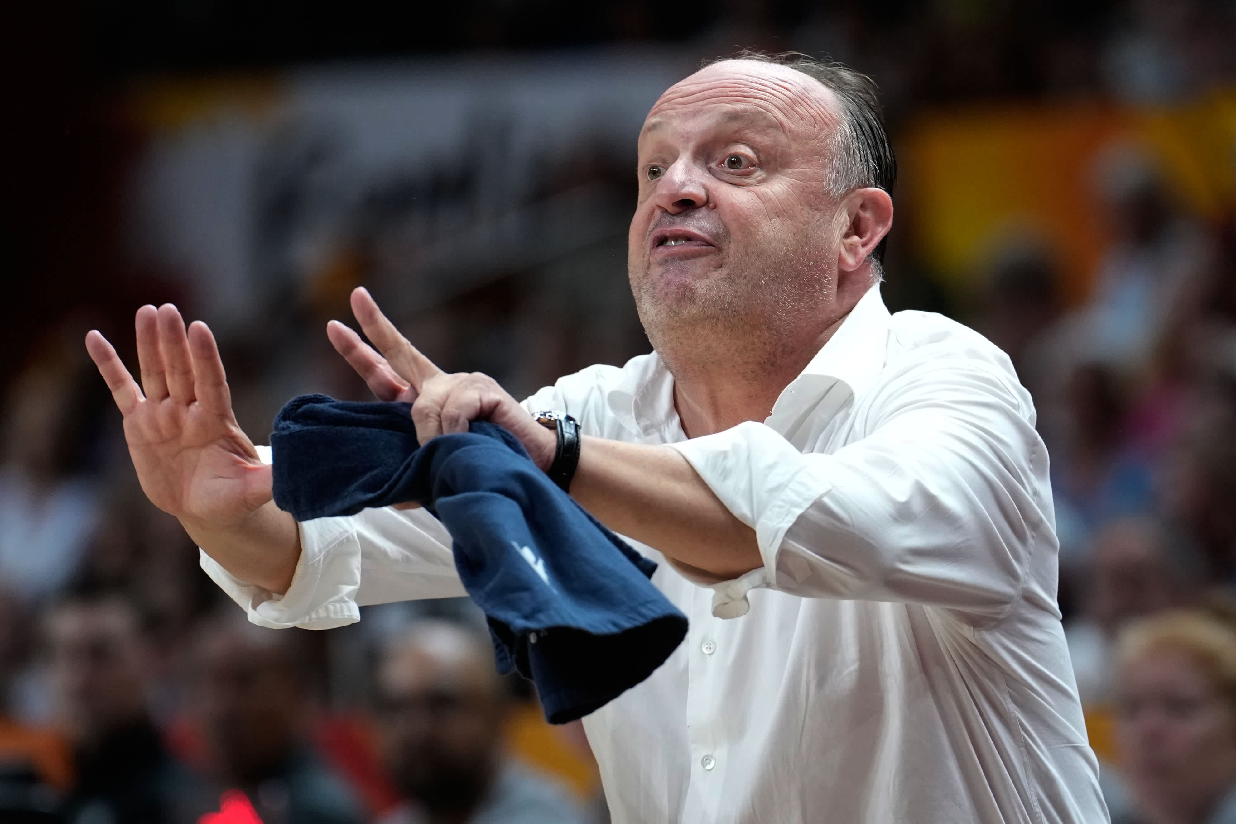 Jackie Young leads a gritty US escape in a tight 55-52 women's World Cup win over Italy