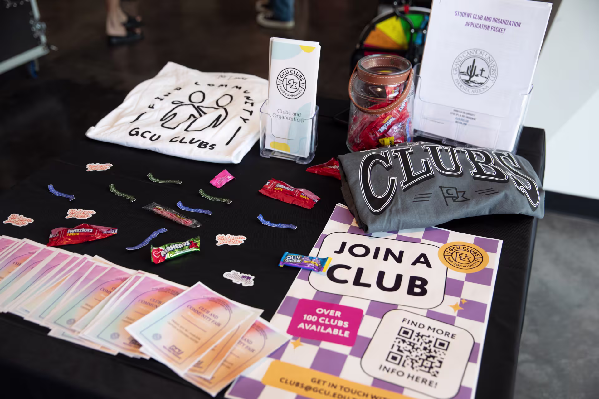 club table to encourage students to join a club