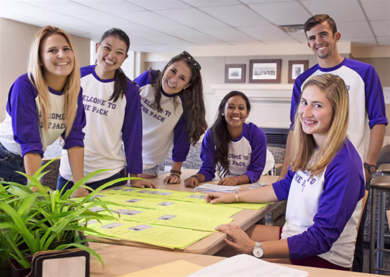 students learning benefits of joining clubs in college