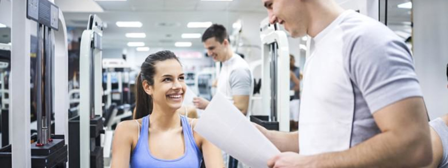 sports medicine worker with a client