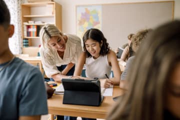 <span>Technology in the Classroom: Benefits and the Impact on Education</span>
