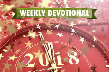 clock with 2019 on it and confetti