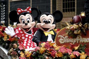 minnie and mickey mouse