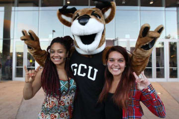 GCU students with Thunder