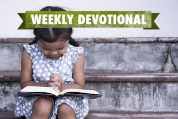 Weekly Devotional: Child praying