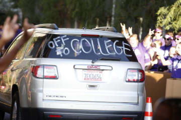 car moving into college