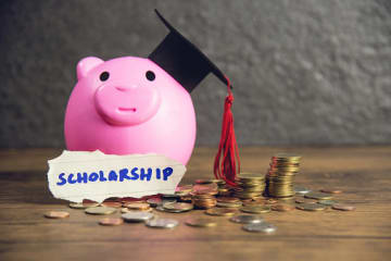 How to earn scholarship money