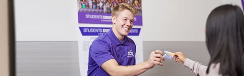 a GCU student meeting with her academic counselor