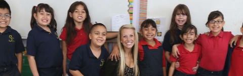 a teaching student with her students