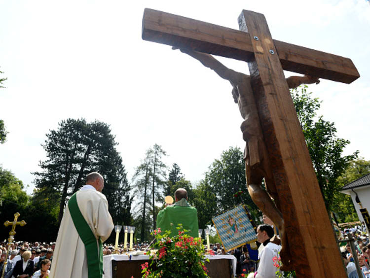 Outdoor Orthodox Easter service with interfaith dialogue