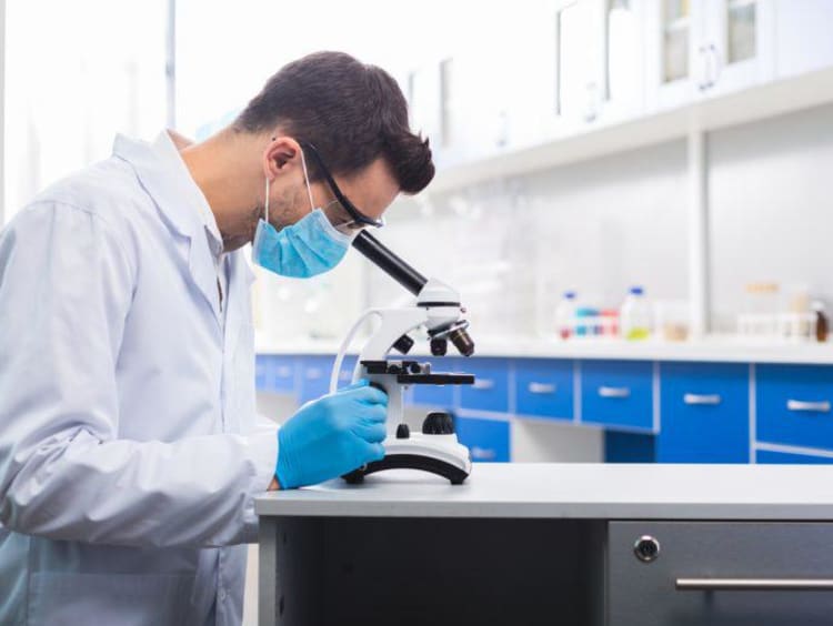 A biomedical worker in a lab