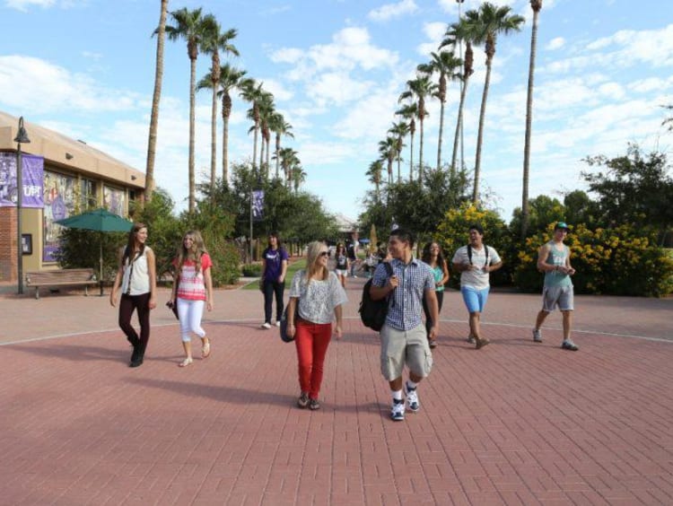Students walking on GCU's campus