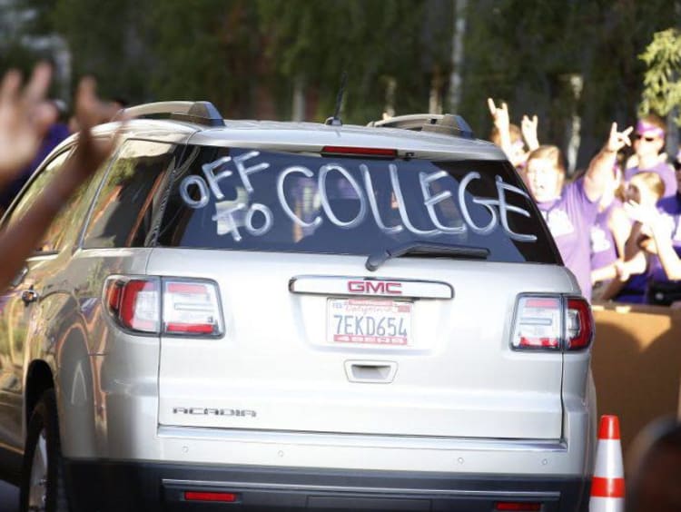 car moving into college