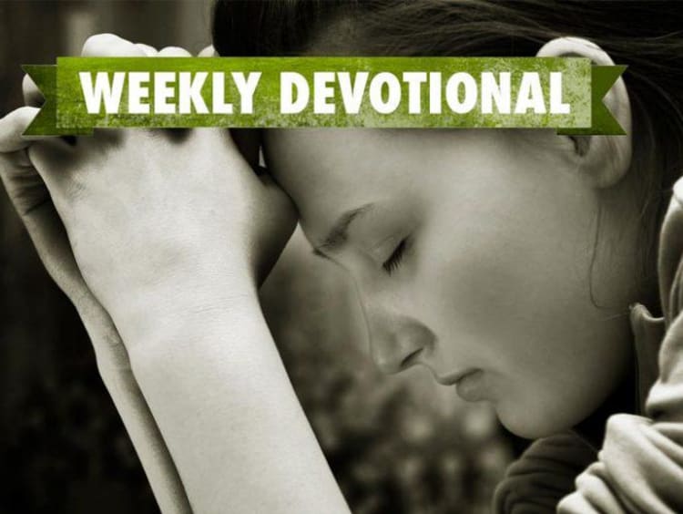 girl praying