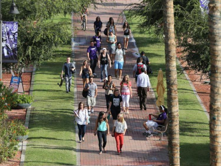 GCU students walking on campus