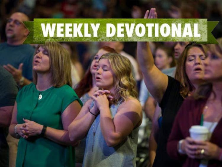 people worshipping