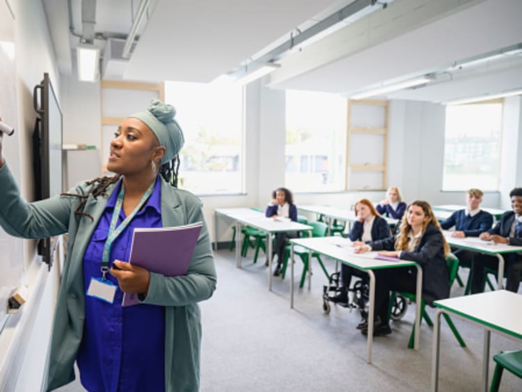 Health educator with public health degree teaching in community