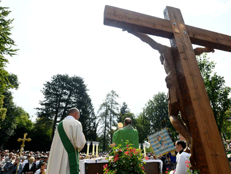 Outdoor Orthodox Easter service with interfaith dialogue