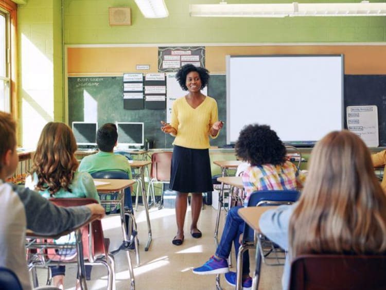 teacher teaching students