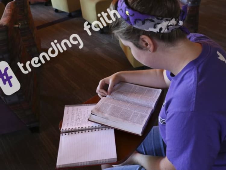 A group of students reading together