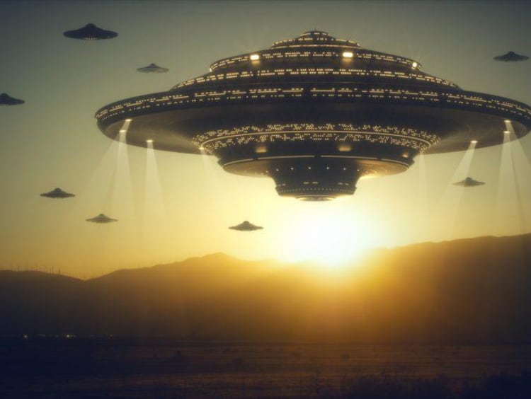 alien space ship in the sky