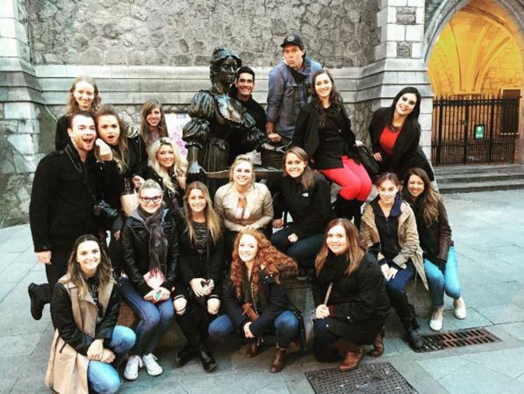 GCU Honors students on an international excursion