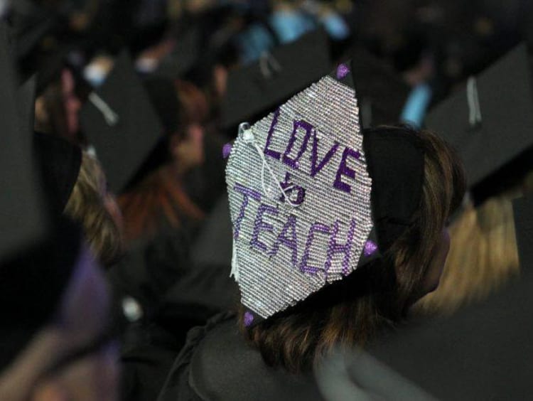 graduation cap that says love to teach