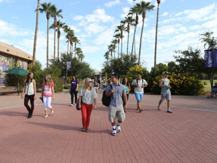 Students walking on GCU's campus