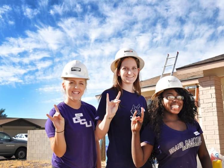 GCU students loping up