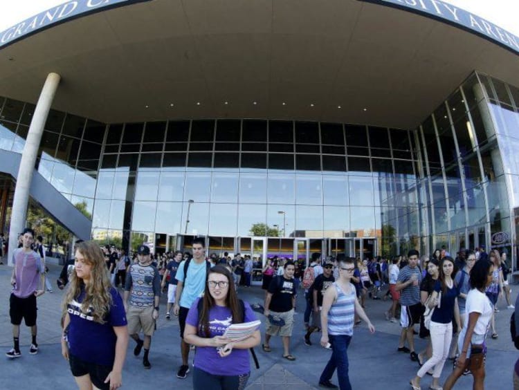 students outside the GCU Arena