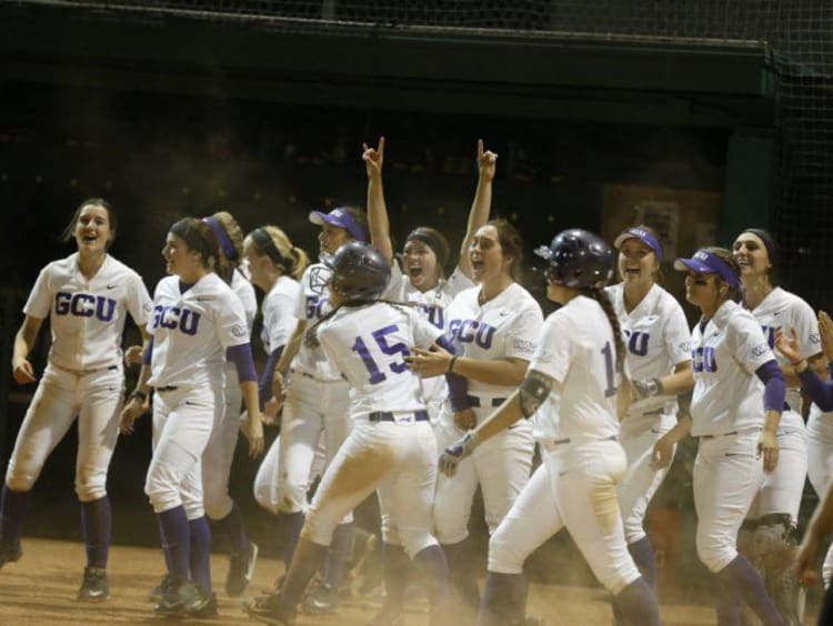 GCU womens softball team