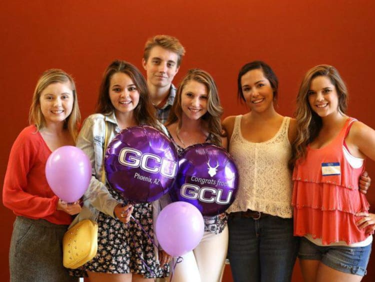 A group of high school students visiting GCU