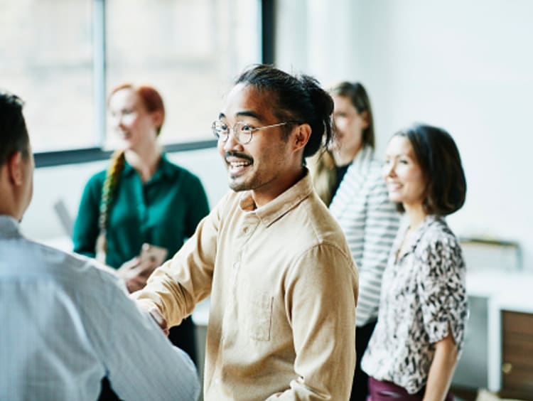 Businessman uses virtue ethics to cooperate with his coworkers