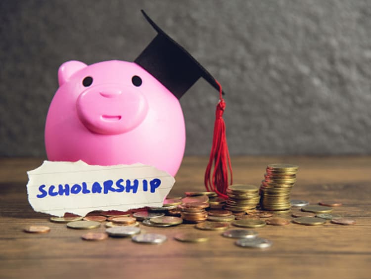 How to earn scholarship money